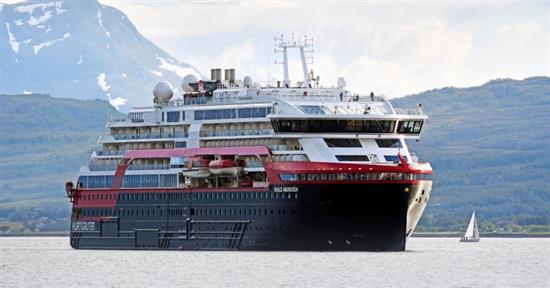 挪威海达路德游轮公司的豪华邮轮“罗尔德·阿蒙森”号发生聚集性感染事件，至少40名乘客和船员的新冠病毒检测结果呈阳性。 资料 图